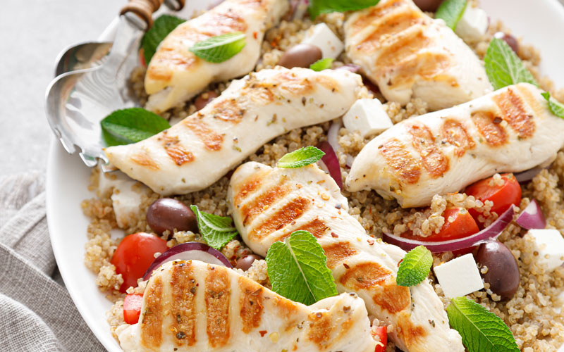 grilled-chicken-breast-and-greek-salad-with-quinoa